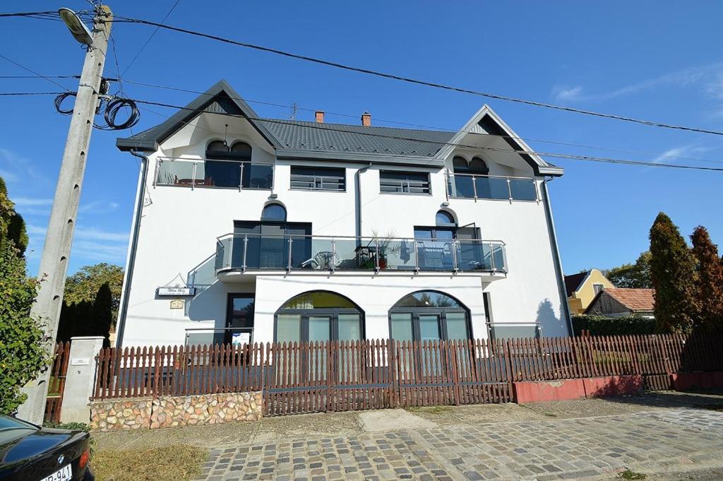 Hotel Nora Haz Hajdúszoboszló Exterior foto