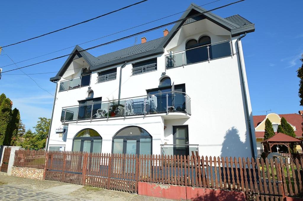Hotel Nora Haz Hajdúszoboszló Exterior foto